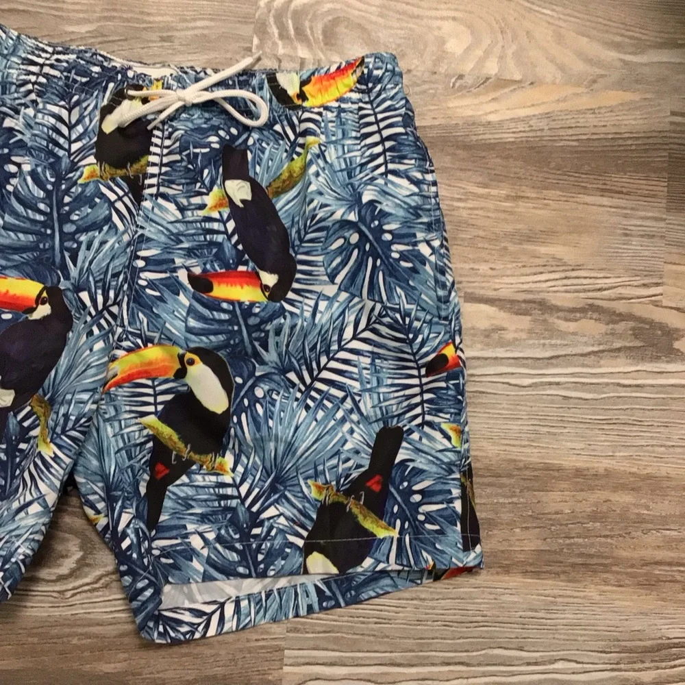 Trunks Surf & Swim Co Blue Tropical Tucan Print Mesh Lining Swim Trunks Medium